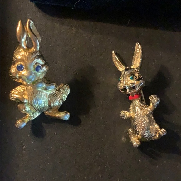 Two Gold Tone Bunny Pins One w/green eyes/blue eye - Picture 1 of 4
